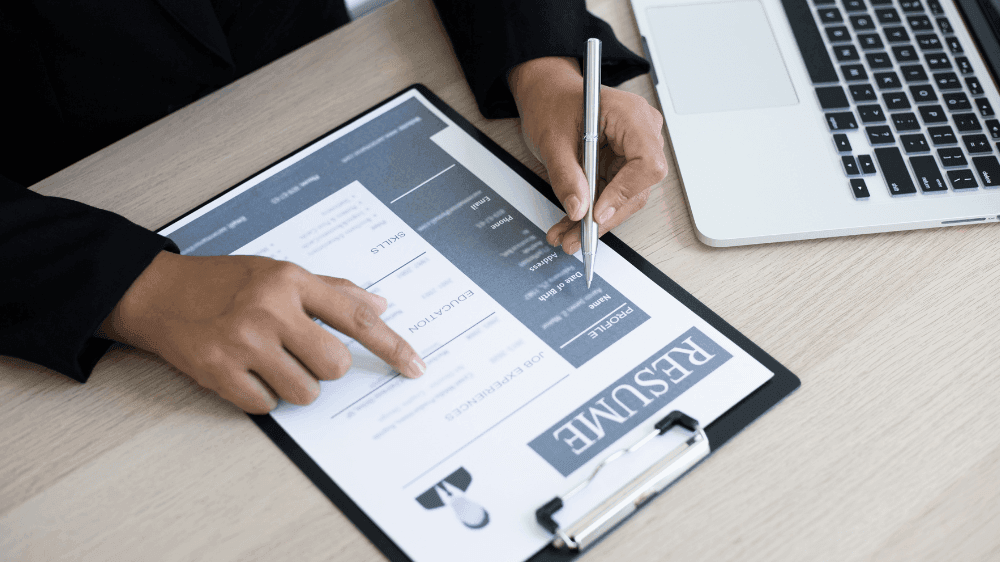 【シニア婚活】出会いが劇的に増える！魔法のプロフィールの書き方